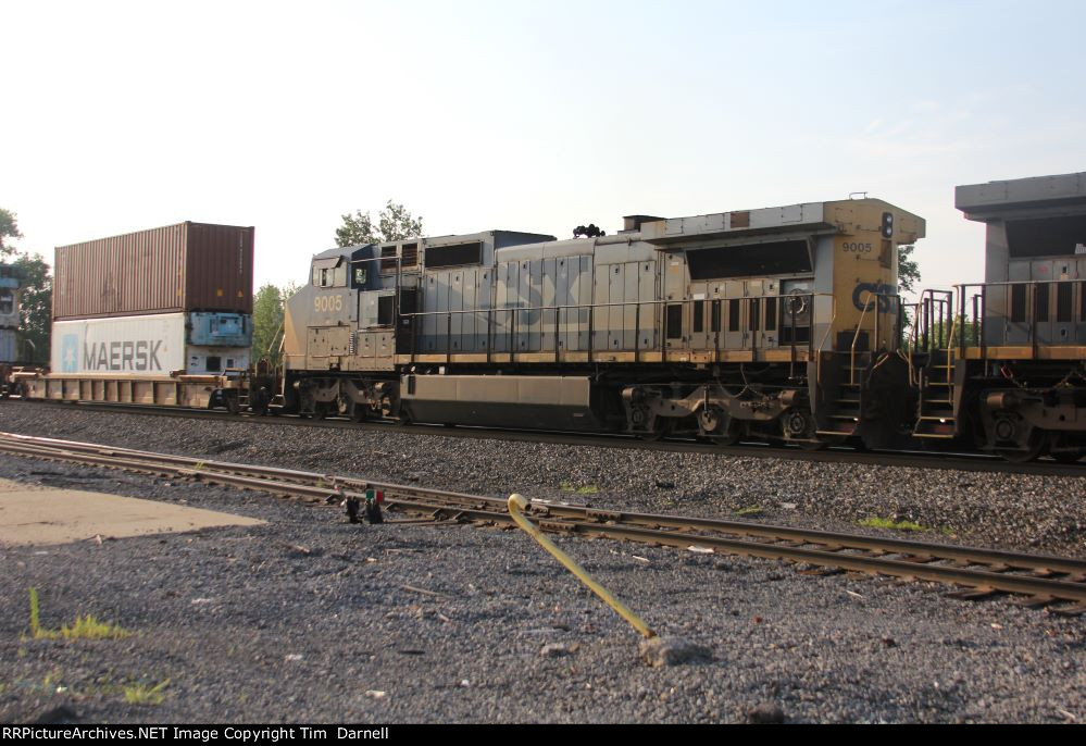 CSX 9005 on I162